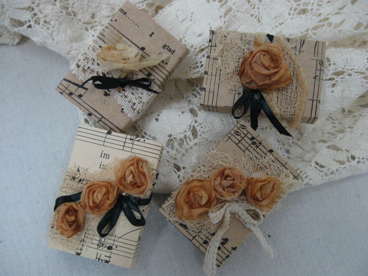 поделки из остатков обоев